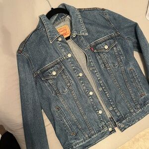 LEVIS DENIM JACKET